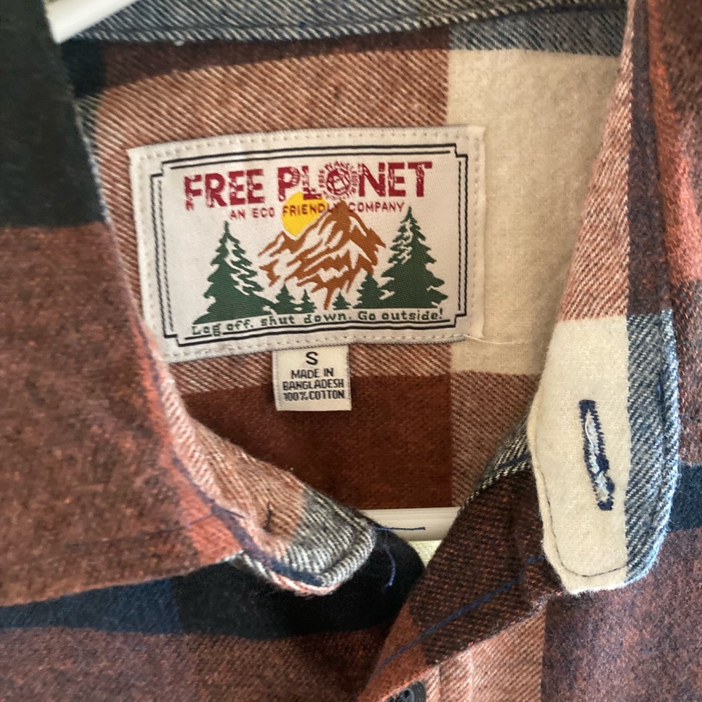 Free Planet Flannel SMALL NWT - Picture 5 of 5